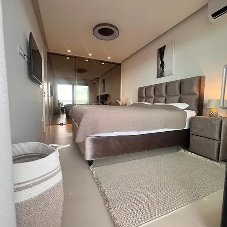 Sunhill Deluxe Laura