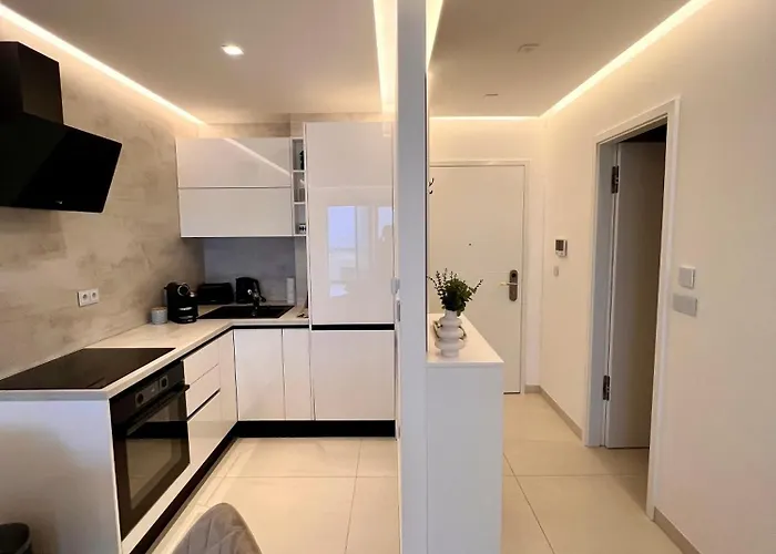 Sunhill Deluxe Laura * Primosten